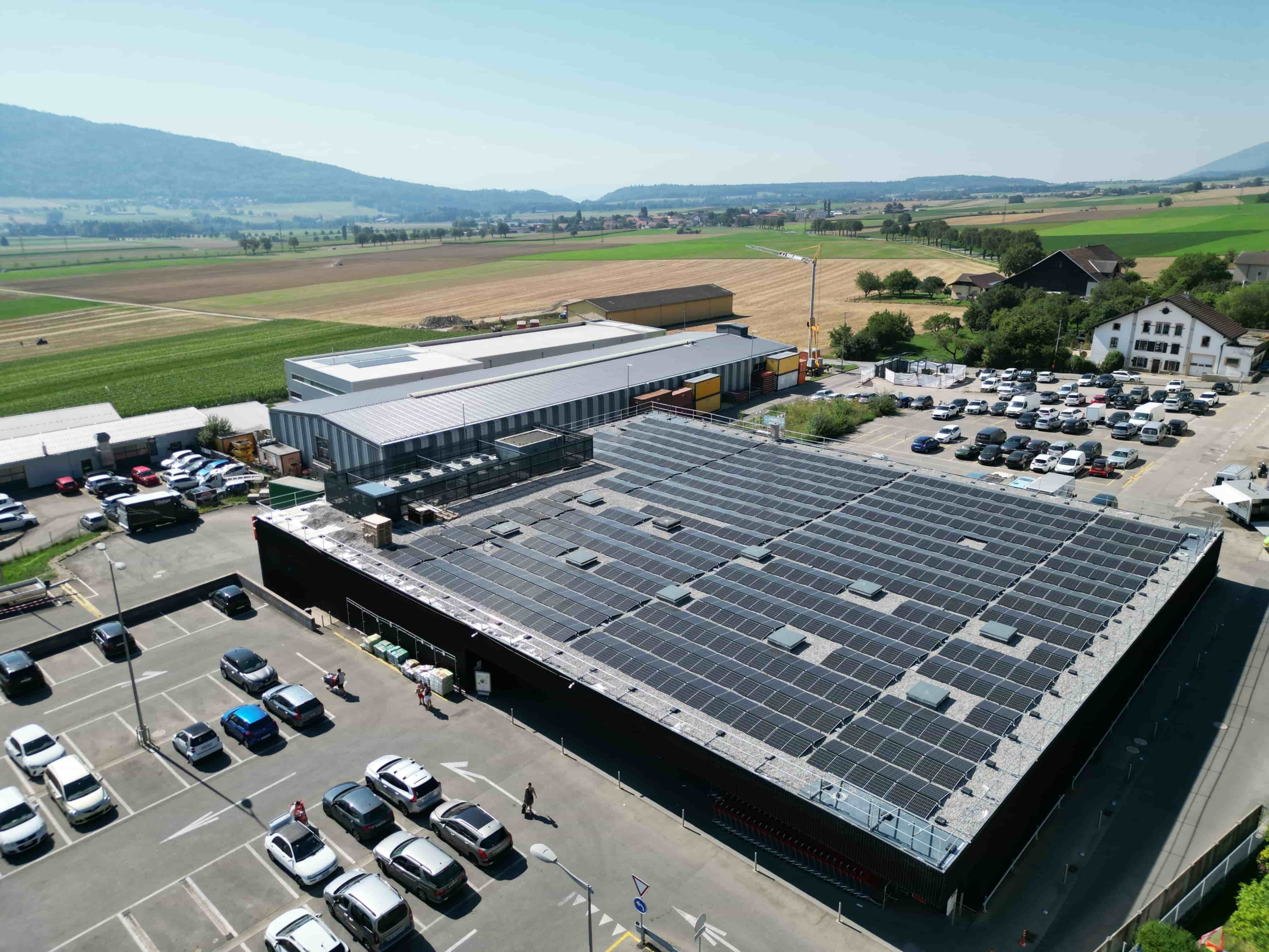 Projet photovoltaïque clé en main à la Migros de Cernier